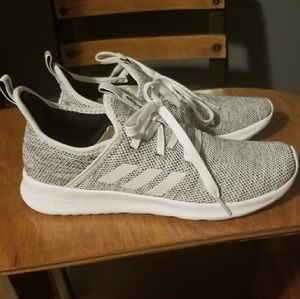 Woman cloudfoam running shoes 8